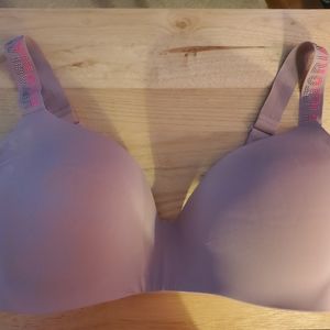 Victoria Secret t-shirt bra